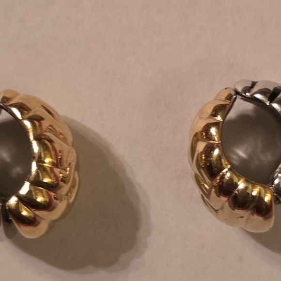 Rare Erwin Pearl Reversible 2 Tone Polished Gold Silver Huggie Clip-on Earrings - Picture 6 of 10